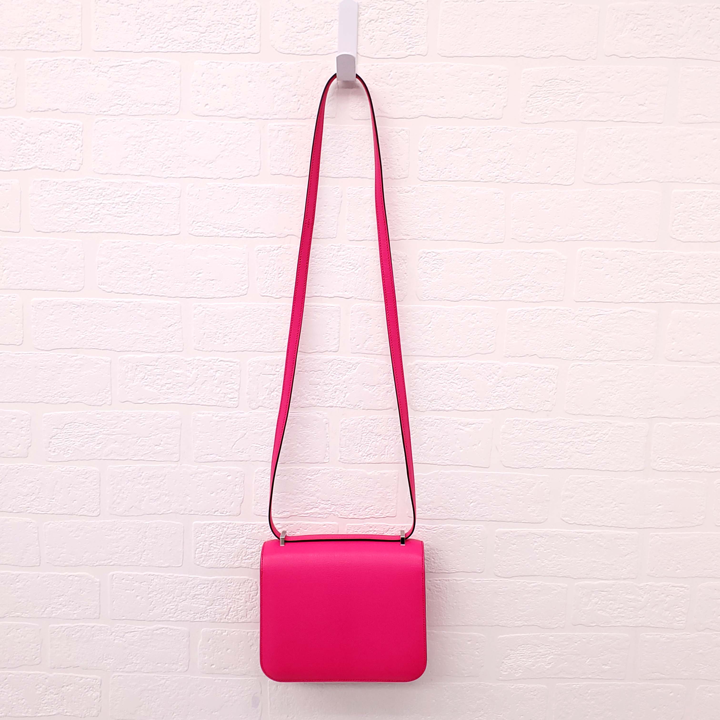 HERMÈS 'CONSTANCE 18 MINI MIROIR' IN CHEVRE ROSE POP