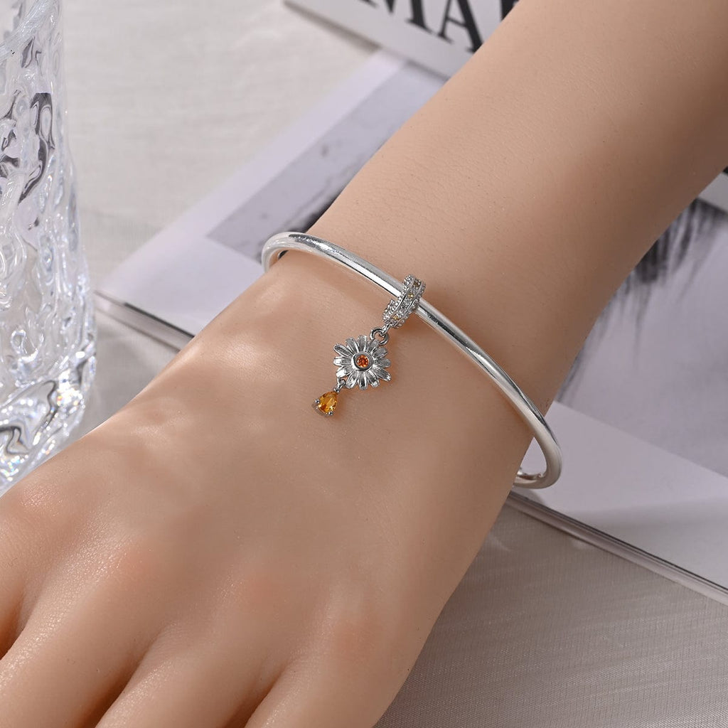 Daisy Bloom Dangle Charm