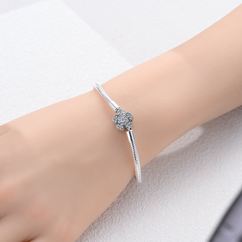 Sparkling Floral Charm Bracelet